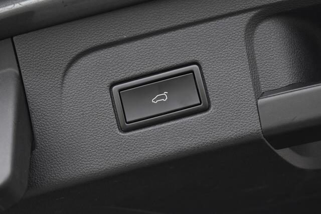 Volkswagen TOURAN 1.5 TSI Highline Business R 7p Pano - Trekhaak - Cruise - Clima