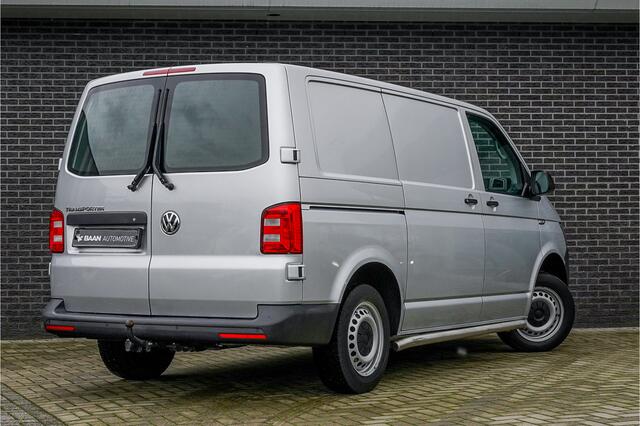 Volkswagen TRANSPORTER 2.0 TDI L1H1 Comfortline | Airco | Vloer | Trekhaak | 3 Persoons
