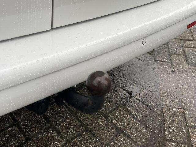 Volkswagen TRANSPORTER 2.0 TDI L1H1 26 Economy Business 90pk SCI Trekhaak | Apple Carplay | Airco | Gestoffeerde laadruimte | Parkeersensoren