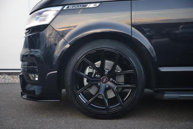 Volkswagen TRANSPORTER 2.0 TDI L2H1 DC Bulli 199PK DSG Automaat Black Edition Trekhaak Virtual Cockpit 20 Inch LMV Full LED Navigatie Camera Adaptive Cruise Carplay Android Parkeersensors