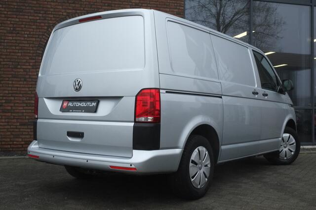 Volkswagen TRANSPORTER 2.0 TDI DSG 150pk L1H1 32 Navigatie, 3 zits