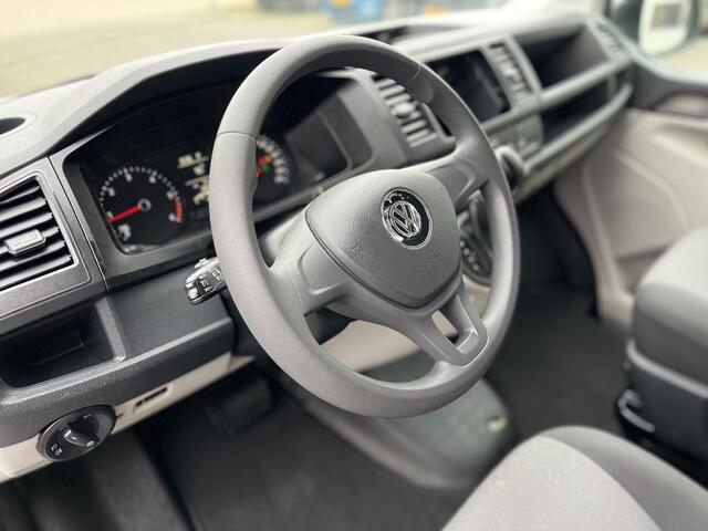 Volkswagen TRANSPORTER Kombi 2.0 TDI DSG Automaat L1H1 BTW en BPM vrij Airco Cruise control Trekhaak PDC 1e eigenaar Euro 6 Combi Personenbus Passenger Groepsvervoer Taxi