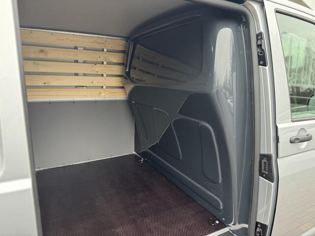Volkswagen TRANSPORTER 2.0 TDI L2H1 28 | Trekhaak | CarPlay | Houten vloer