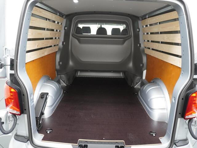 Volkswagen TRANSPORTER 2.0 TDI L2H1 30 DC COMFORTLINE BPM VRIJ! EXEC. PLUS Pakket | DUBBELE CABINE |