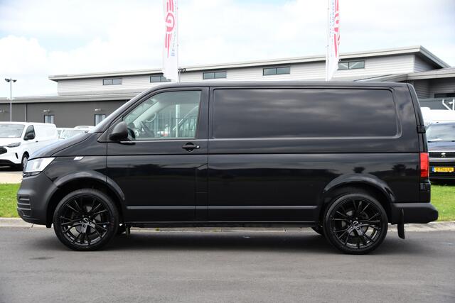 Volkswagen TRANSPORTER 2.0 TDI L1H1 30 Black Edition Cruise, Sensoren, Carplay, 150PK, Automaat, Trekhaak, Stoelverwarming, Standkachel