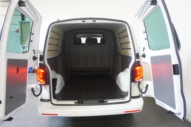 Volkswagen TRANSPORTER 150pk Automaat L2 Dubbele cabine Bulli Apple Carplay Cruise control Camera Airco Euro6