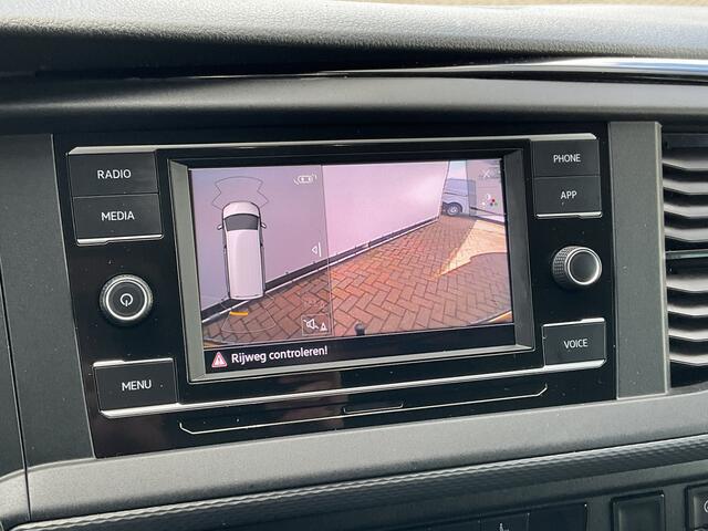 Volkswagen TRANSPORTER 6-Pers 2.0 TDI L2H1 DC 28 Highline Leer Cam Trekhaak Lang Multivan Caravelle Bulli 6 Persoons