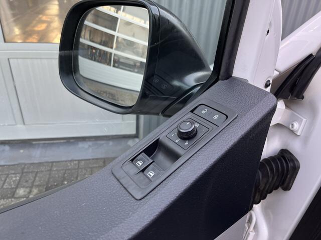 Volkswagen TRANSPORTER 2.0 TDI L1H1 DC 4Motion 150pk Airco DSG 4x4 Airco Cruise controle Telefoonverbinding Navigatie Apple carplay Trekhaak 2500kg Euro 6 Bpm vrij voor particulier gebruik!!