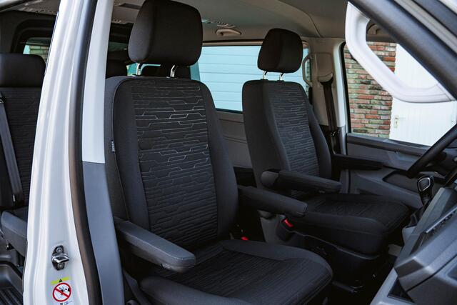 Volkswagen TRANSPORTER 2.0 TDI L2H1 30 DC Caravelle T6.1 150 PK DSG DUB/CAB