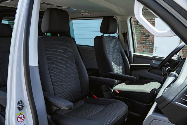 Volkswagen TRANSPORTER 2.0 TDI L2H1 32 DC Caravelle T6.1 150 PK DSG DUB/CAB