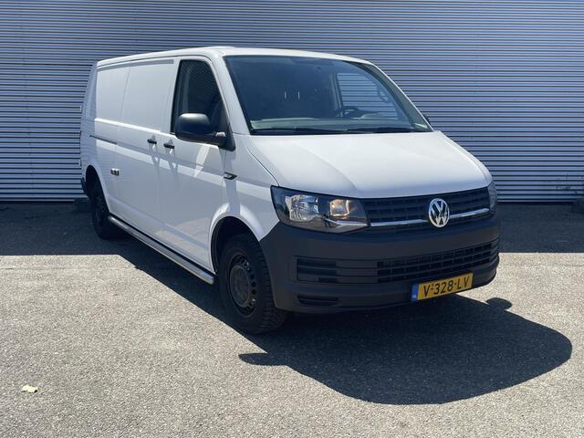 Volkswagen TRANSPORTER 2.0 TDI L2H1 DSG airco cruise 1 eigenaar. Volkswagen Transporter 2.0 TDI L2H1 DSG airco cruise 1 eigenaar.