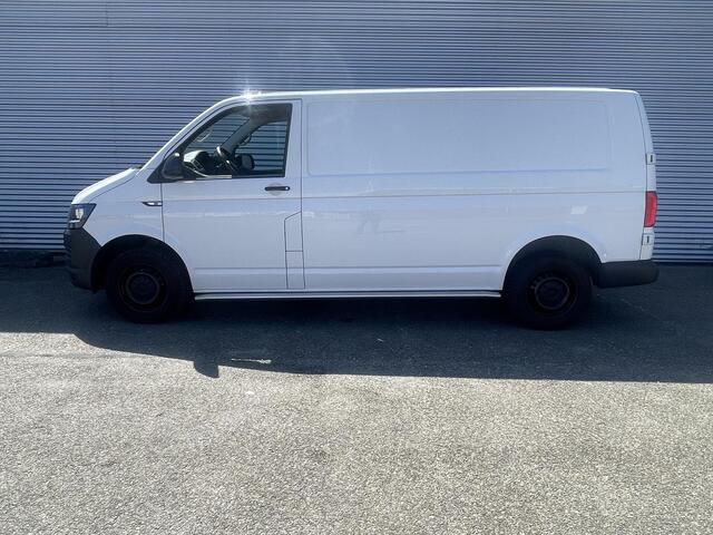 Volkswagen TRANSPORTER 2.0 TDI L2H1 DSG airco cruise 1 eigenaar. Volkswagen Transporter 2.0 TDI L2H1 DSG airco cruise 1 eigenaar.