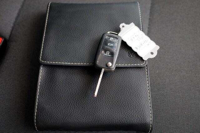 Volkswagen TRANSPORTER T6 2.0 TDI 102pk L2H2 Airco/Navi/Achterklep 07-2018