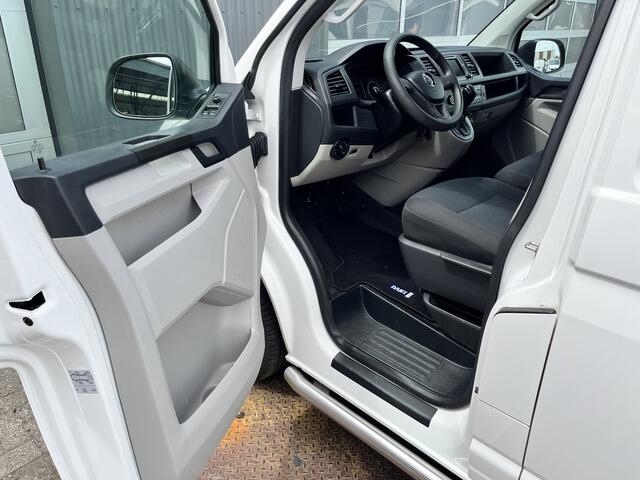 Volkswagen TRANSPORTER 2.0 TSI L1H1 Benzine Airco Cruise controle Navigatie Apple carplay Parkeerhulp achter 3-Persoons Bpm vrij voor particulier gebruik!!