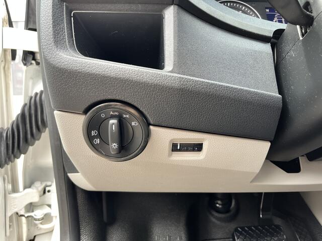 Volkswagen TRANSPORTER 2.0 TSI L1H1 Benzine Airco Cruise controle Navigatie Apple carplay Parkeerhulp achter 3-Persoons Bpm vrij voor particulier gebruik!!