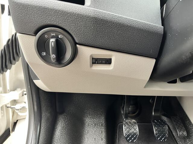 Volkswagen TRANSPORTER 2.0 TDI L2H1 DC Euro 6 Pick up Kipper Dubbele cabine open laadbak met Airco Trekhaak 2200kg trekgewicht 1e eigenaar Dealer onderhouden Telefoonverbinding Kieper P-up Doka Pritsche Ahk 2200kg