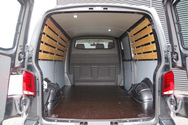 Volkswagen TRANSPORTER 2.0 TDI L2 BULLI, 150PK AUT. LED, ADAPT. CRUISE, DIGITAL COCKPIT, NAVI, AIRCO, APPLE CARPLAY, NL AUTO, NAP