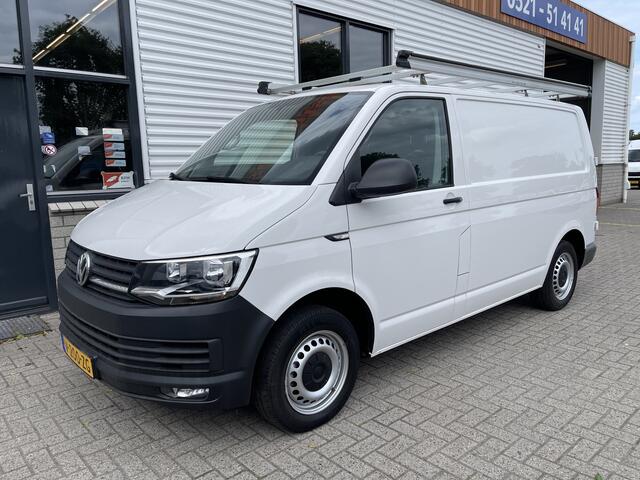 Volkswagen TRANSPORTER 2.0 TDI 102pk L1H1 Comfortline / bpm vrij / euro 6 diesel / prijs rijklaar ¤ 16.950 ex btw / lease vanaf ¤ 285 / Bott ingerichte laadruimte / airco / cruise / trekhaak 2200 kg !