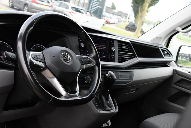 Volkswagen TRANSPORTER 2.0 TDI L2H1 30 PB Edition Cruise, Carplay, 150PK, Automaat, Sensoren, LED, PDC, 2 x Schuifdeur, Trekhaak, UNIEK!