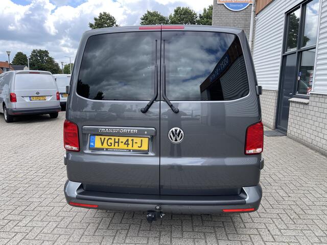Volkswagen TRANSPORTER 2.0 TDI L2H1 30 DC 5 persoons / vaste prijs rijklaar ¤ 27.950 ex btw / lease vanaf ¤ 456 / grijs metallic / airco / cruise / Apple Carplay / lichtmetalen velgen / euro 6 / bpm vrij !