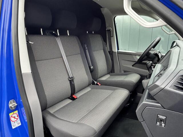 Volkswagen TRANSPORTER 2.0 TDI 150 PK AUTOMAAT DSG COMFORTLINE EXE / L2H1 / 1e EIG. / 24.504KM !! / AIRCO / CRUISE / NAVI / APPLE CARPLAY / 3 - ZITS