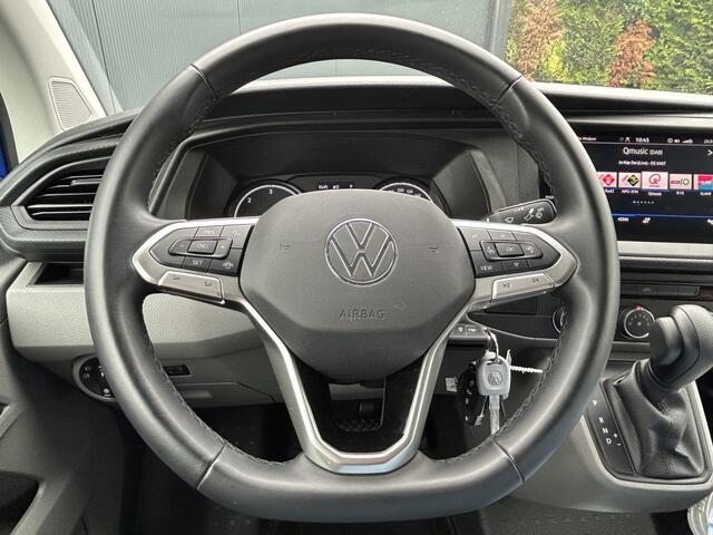 Volkswagen TRANSPORTER 2.0 TDI 150 PK AUTOMAAT DSG COMFORTLINE EXE / L2H1 / 1e EIG. / 24.504KM !! / AIRCO / CRUISE / NAVI / APPLE CARPLAY / 3 - ZITS