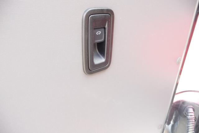 Volkswagen TRANSPORTER 2.0 TDI L2H1 Highline Autm. 204pk 2 schuifdeuren , achterdeuren BPM vrij