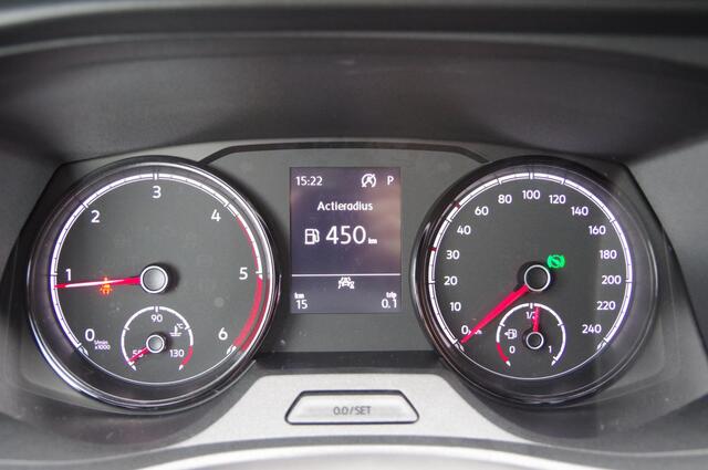 Volkswagen TRANSPORTER 2.0 TDI L2 30, 3-ZITS, 150PK AUT. LED, TREKHAAK, CAMERA, APPLE CARPLAY, STOELVERWARMING, STANDKACHEL, AIRCO