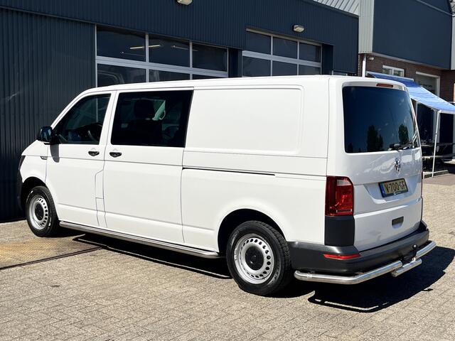 Volkswagen TRANSPORTER 2.0 TDI L2H1 DC Btw en Bpm vrij!! Automaat Dubbele schuifdeur Airco Cruise controle Telefoonverbinding Trekhaak 2500kg trekgewicht 5-Persoons Euro 6 DC 1e eigenaar Ex overheid Dealer onderhouden