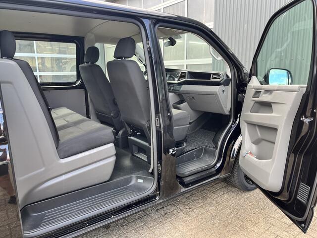 Volkswagen TRANSPORTER 2.0 TDI L2H1 DC 150PK Airco Cruise controle Telefoonverbinding Trekhaak 2500kg trekgewicht Apple carplay Navigatiesysteem schuifdeur Euro 6 DC 1e eigenaar Dealer onderhouden