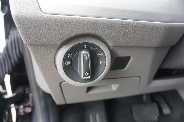 Volkswagen TRANSPORTER 2.0 TDI DSG 150PK Bulli L2H1 30 DC Led | ACC | Camera