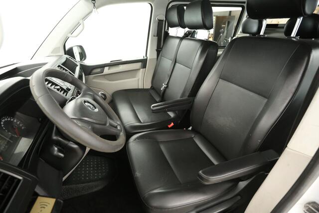 Volkswagen TRANSPORTER 2.0 TDI L2H1 | Dubbele Cabine | 6 Persoons | 140PK Airco Trekhaak Bluetooth Elektrpakket Schuifdeur Lat om Lat