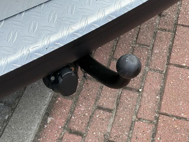 Volkswagen TRANSPORTER 2.0 TDI L2H1 30 DC Highline | Camera | Trekhaak | Automaat