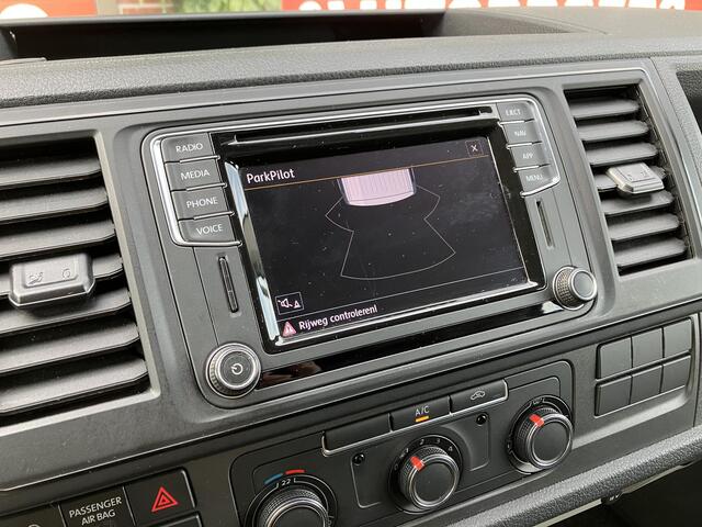 Volkswagen TRANSPORTER 2.0 TDI L2H1 Trendline | 18" LMV | 160PK | Trekhaak | CarPlay | Cruise | PDC | Zeer nette staat |