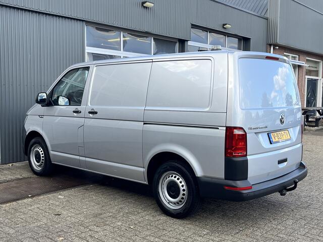 Volkswagen TRANSPORTER 2.0 TSI L1H1 Benzine/Cng Dubbele Schuifdeur Airco Cruise controle Bpm vrij Trekhaak Klep achter Stand kachel Euro 6 Benzine Ideaal voor ombouw naar Camper !!