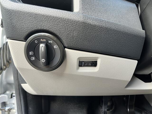 Volkswagen TRANSPORTER 2.0 TSI L1H1 Benzine/Cng Dubbele Schuifdeur Airco Cruise controle Bpm vrij Trekhaak Klep achter Stand kachel Euro 6 Benzine Ideaal voor ombouw naar Camper !!