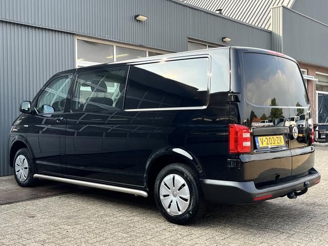 Volkswagen TRANSPORTER 2.0 TDI L2H1 DC 150pk Airco Cruise controle Telefoonverbinding Trekhaak 2500kg trekgewicht Navigatiesysteem schuifdeur Euro 6 DC 1e eigenaar Dealer onderhouden