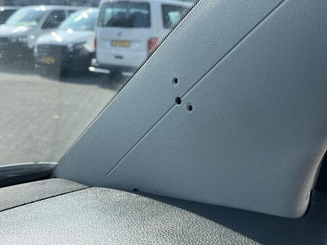 Volkswagen TRANSPORTER Kombi 2.0 TDI DSG Automaat L1H1 BTW en BPM vrij Airco Cruise control Trekhaak PDC 1e eigenaar Euro 5 Combi Personenbus Passenger Groepsvervoer Taxi