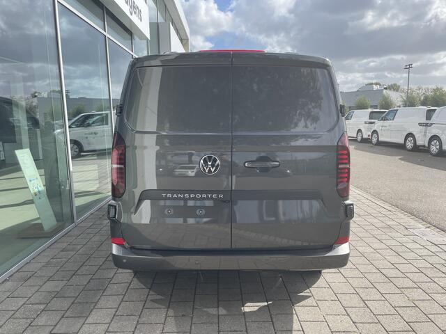 Volkswagen TRANSPORTER 2.0 TDI L2H 30 Style 150PK automaat | styling accessoires nog gemonteerd