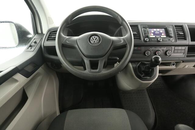 Volkswagen TRANSPORTER 2.0 TDI L2H1 | 140PK | Airco | Cruise | Navigatie | Imperiaal | Trekhaak