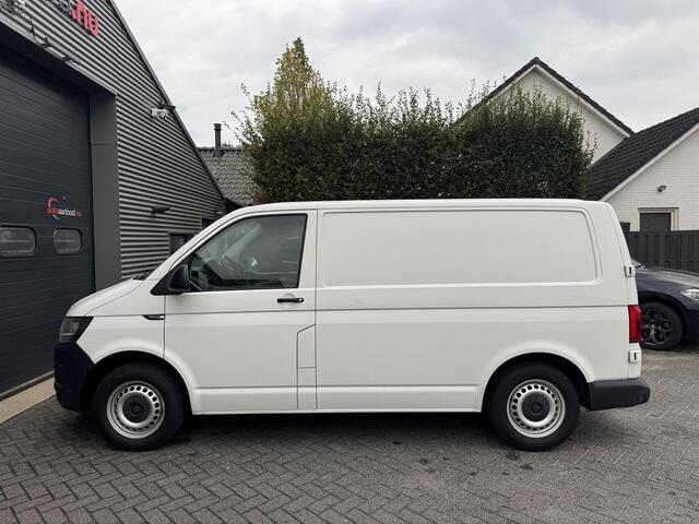 Volkswagen TRANSPORTER 2.0 TDI L1H1 | Navigatie | Trekhaak | Bluetooth | Airco |