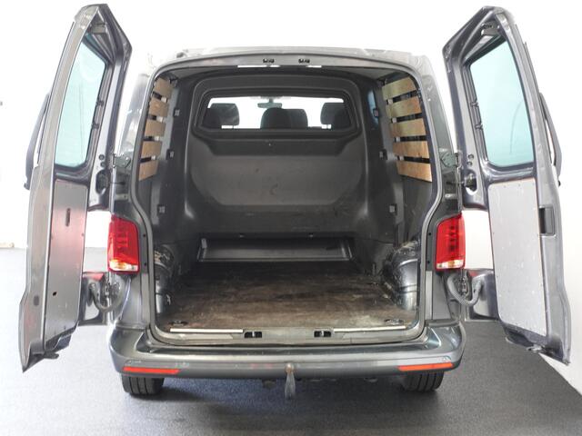 Volkswagen TRANSPORTER 2.0 TDI L2H1 28 Dubbele Cabine Highline Automaat Airco Cruise Control adaptief Parkeersensoren Trekhaak