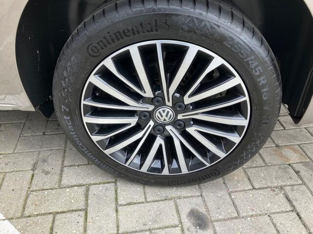 Volkswagen TRANSPORTER 2.0 TDI DSG L1H1 28 4Motion Bulli