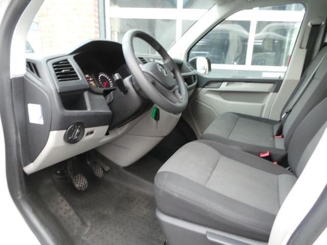 Volkswagen TRANSPORTER Kombi 2.0 TDI L1H1 9 personenbus Prijs is ex btw Airco,Klep-ruit, NAP 18,950ex btw