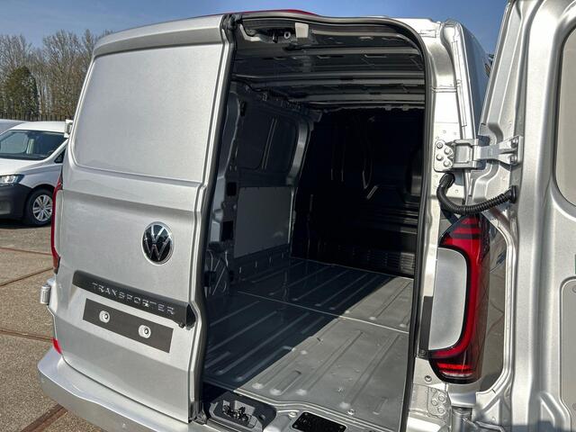 Volkswagen TRANSPORTER Bedrijfswagens Bulli L1 2.0 TDI EU6 125 kW 170 pk 8 versn. Auto | BPM vrij | Brandstoftank met vergrote inhoud, 70 ipv 55 liter | Parkeersensoren voor en achter met manoeuvreerrem (Park Distance Control) |