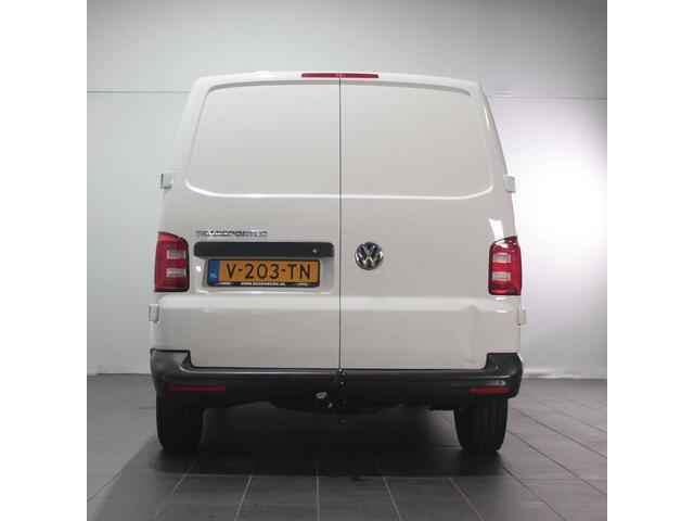 Volkswagen TRANSPORTER 2.0 TDI L1H1 Highline - 3 pers. - Trekhaak / Bluetooth / Cruise