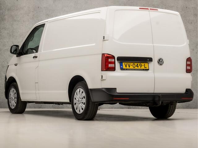 Volkswagen TRANSPORTER 2.0 TDI L1H1 Pro (AIRCO, CRUISE, BLUETOOTH, 3 ZITPLAATSEN, TREKHAAK, ARMSTEUN, NIEUWE APK, IEUWSTAAT)