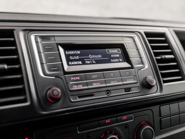 Volkswagen TRANSPORTER 2.0 TDI L1H1 Pro (AIRCO, CRUISE, BLUETOOTH, 3 ZITPLAATSEN, TREKHAAK, ARMSTEUN, NIEUWE APK, IEUWSTAAT)