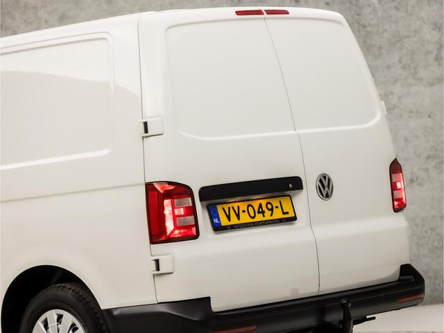 Volkswagen TRANSPORTER 2.0 TDI L1H1 Pro (AIRCO, CRUISE, BLUETOOTH, 3 ZITPLAATSEN, TREKHAAK, ARMSTEUN, NIEUWE APK, IEUWSTAAT)