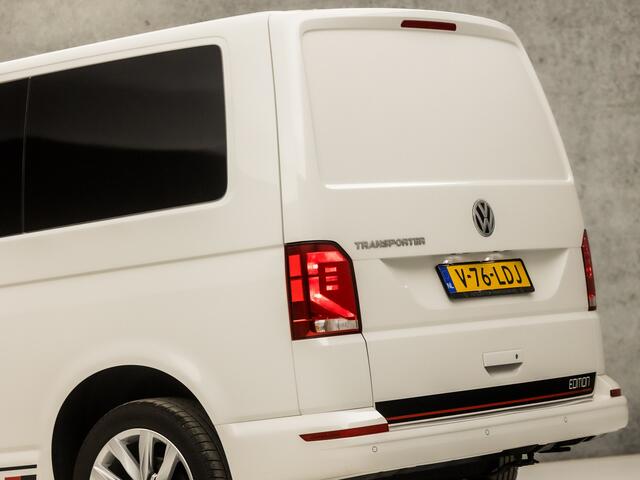 Volkswagen TRANSPORTER 2.0 TDI L1H1 28 Highline 150Pk Automaat (APPLE CARPLAY, GROOT NAVI, 3 ZITS, ADAPTIVE CRUISE, PARKEERSENSOREN, LM VELGEN, NIEUWE APK, NIEUWSTAAT)